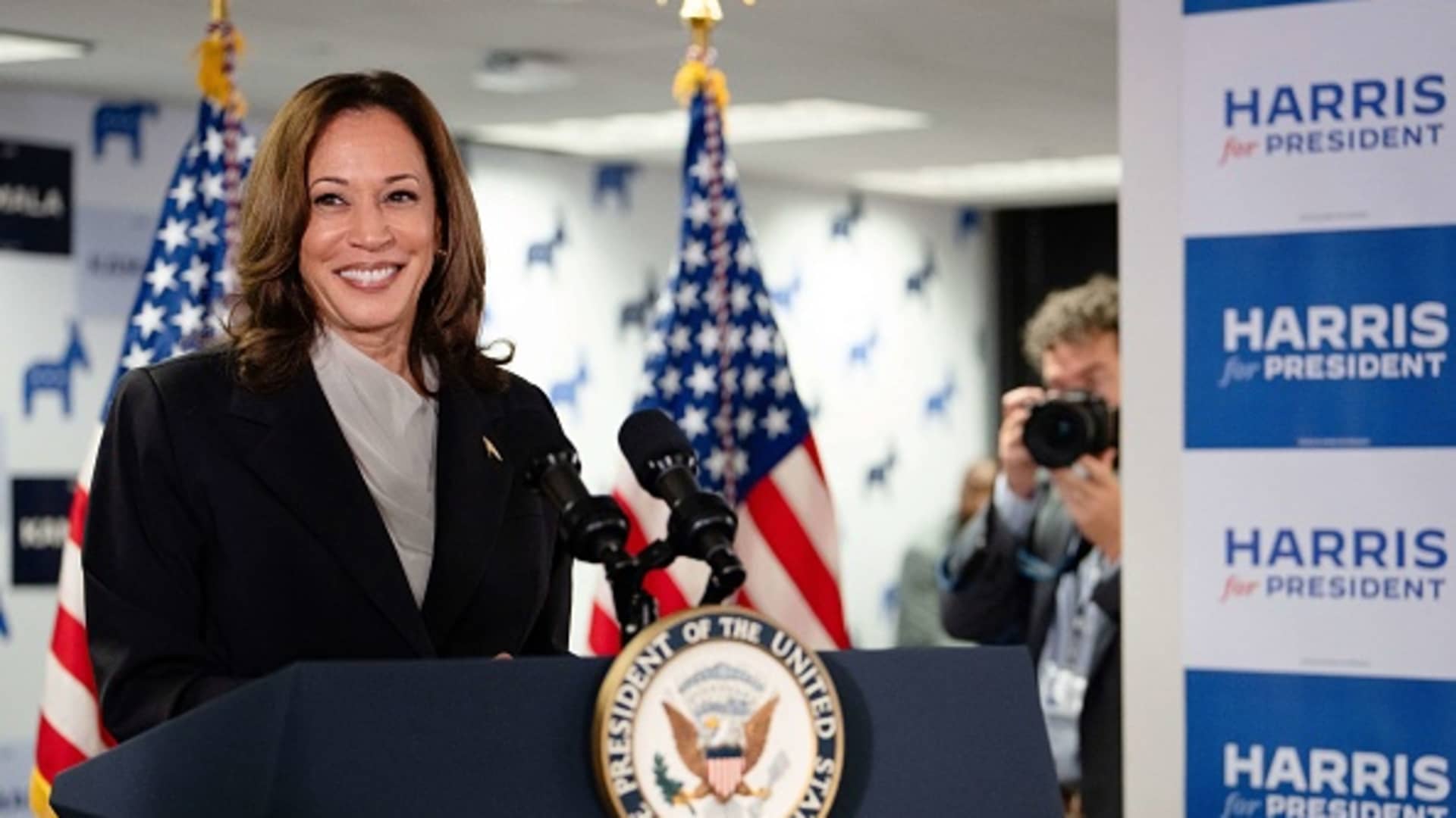 Harris edges out Trump on who voters trust more with the economy, n...